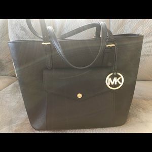 Black Michael kors shoulder bag. Slightly used.